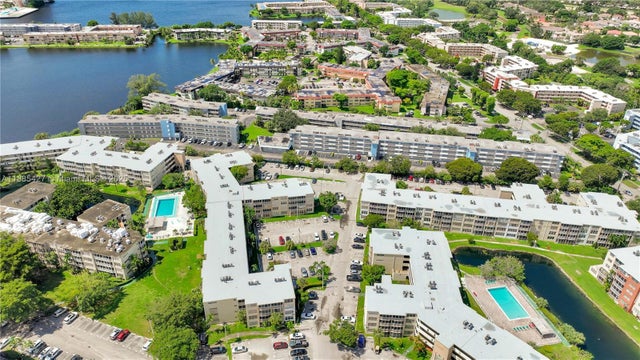 1 of 23 - 1680 Ne 191st St 415, Miami, FL
