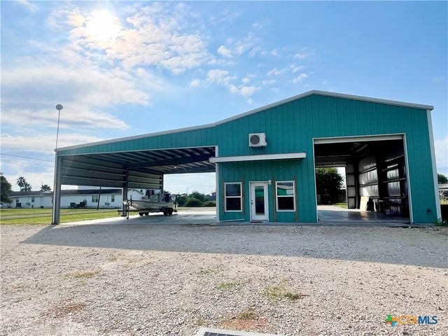 211 N 5th Street, Port O'Connor