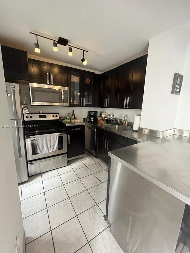 2 of 15 - 6444 Collins Ave A4, Miami Beach, FL