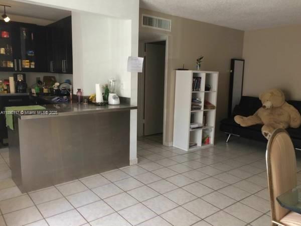 3 of 15 - 6444 Collins Ave A4, Miami Beach, FL