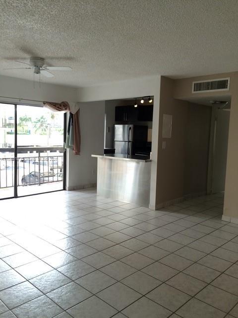 4 of 15 - 6444 Collins Ave A4, Miami Beach, FL