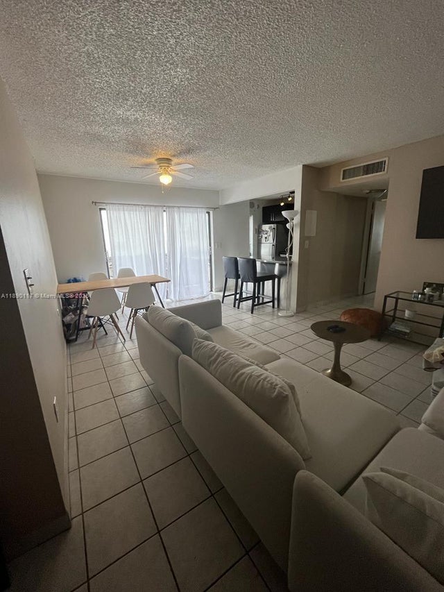5 of 15 - 6444 Collins Ave A4, Miami Beach, FL