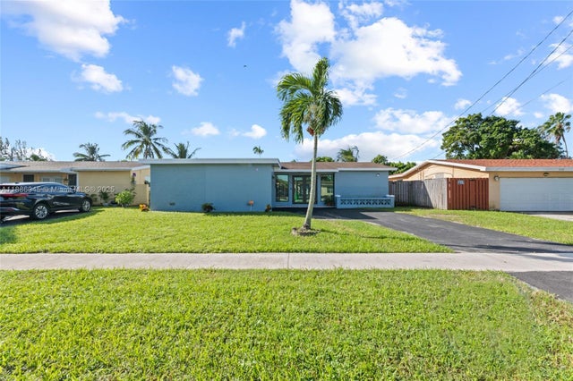 4 of 30 - 7070 Nw 21st St, Sunrise, FL