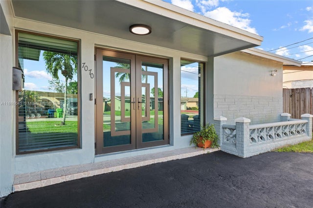 5 of 30 - 7070 Nw 21st St, Sunrise, FL