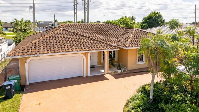 1 of 70 - 419 Sw 136th Pl, Miami, FL