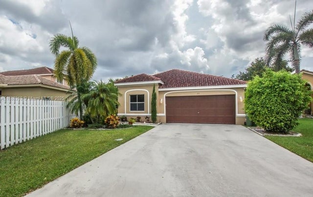 1 of 37 - 675 Maplewood Ct, Weston, FL