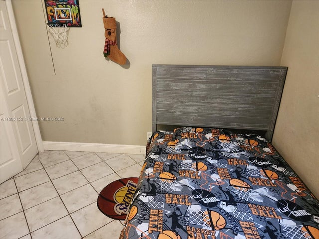 5 of 29 - 4361 Nw 35th Ave, Lauderdale Lakes, FL