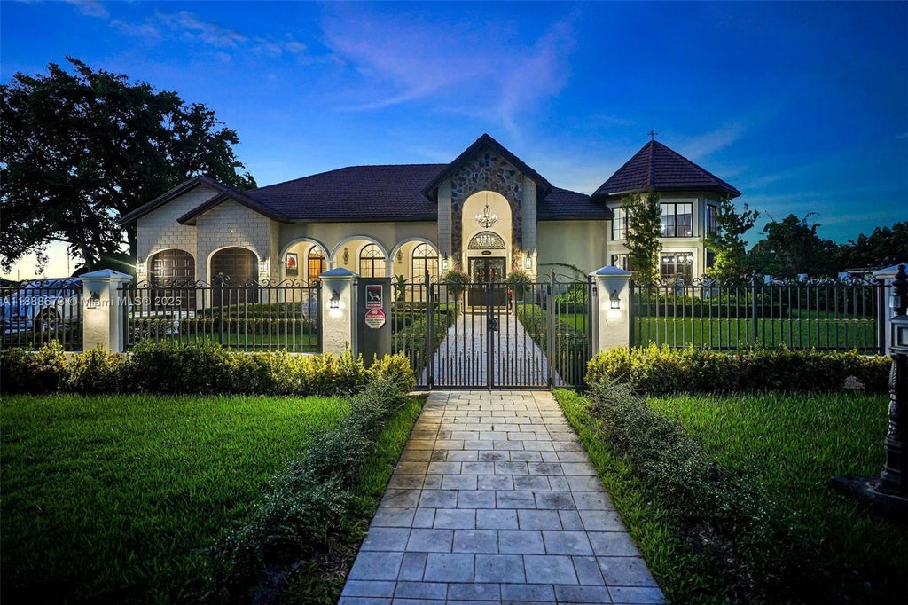 9815 Sw 114th St, Miami