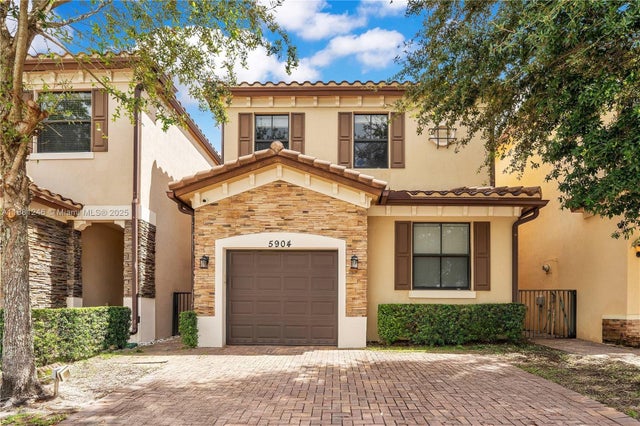 1 of 30 - 5904 Nw 46th Ln, Tamarac, FL