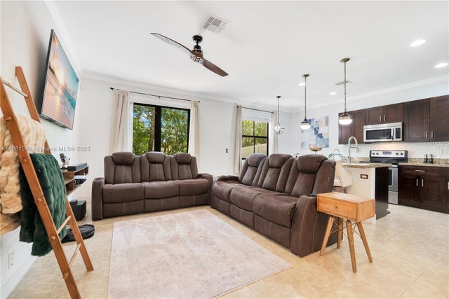 4 of 30 - 5904 Nw 46th Ln, Tamarac, FL