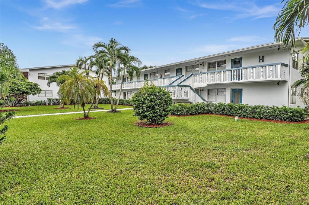160 Markham H 160, Deerfield Beach