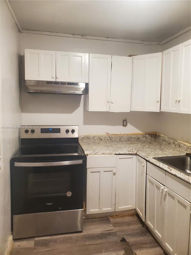 1 of 16 - 1603 Roseland, Sebring, FL