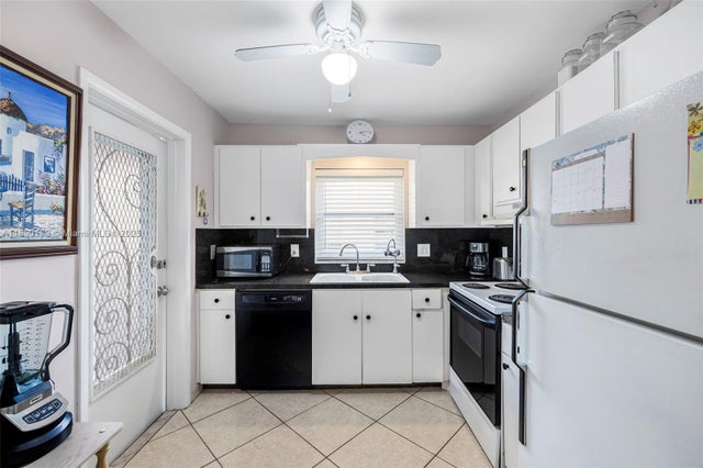 1 of 23 - 5300 Washington St U405, Hollywood, FL