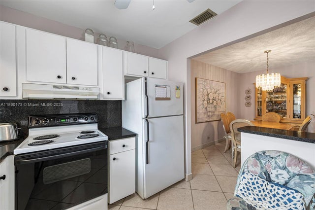 2 of 23 - 5300 Washington St U405, Hollywood, FL