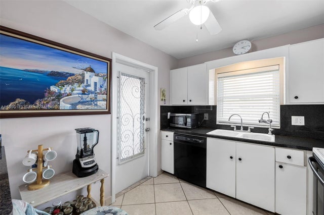 3 of 23 - 5300 Washington St U405, Hollywood, FL