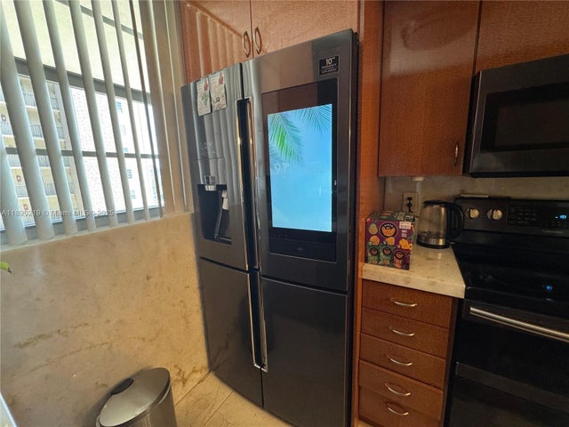 2 of 9 - 1811 Jefferson St 409, Hollywood, FL