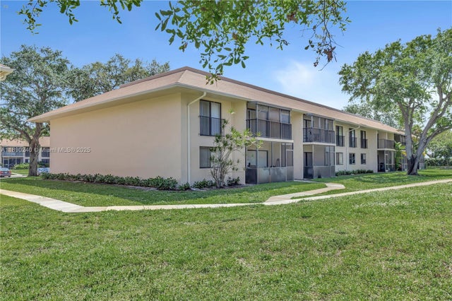 2 of 39 - 5805 Washington St 17, Hollywood, FL