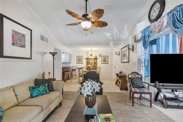 5 of 39 - 5805 Washington St 17, Hollywood, FL