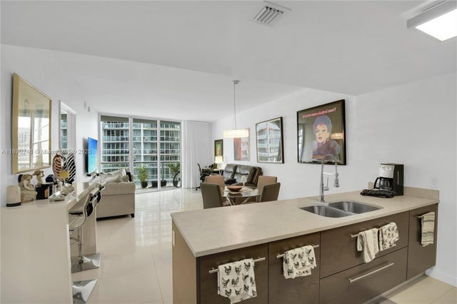3 of 17 - 475 Brickell Ave 4711, Miami, FL