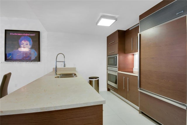 4 of 17 - 475 Brickell Ave 4711, Miami, FL