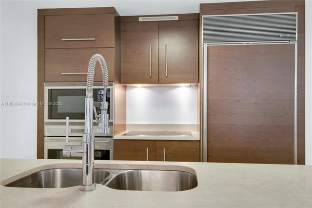 5 of 17 - 475 Brickell Ave 4711, Miami, FL