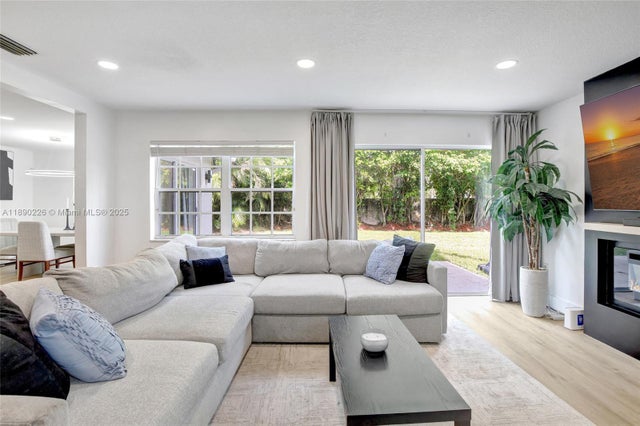 3 of 49 - 573 Nw 135th Ter, Plantation, FL