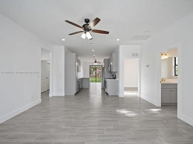 3 of 13 - 141 W 16th St, Riviera Beach, FL