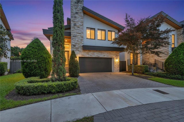 7679 Nw 103rd Ct, Doral