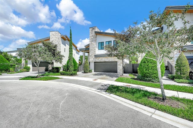 3 of 47 - 7679 Nw 103rd Ct, Doral, FL