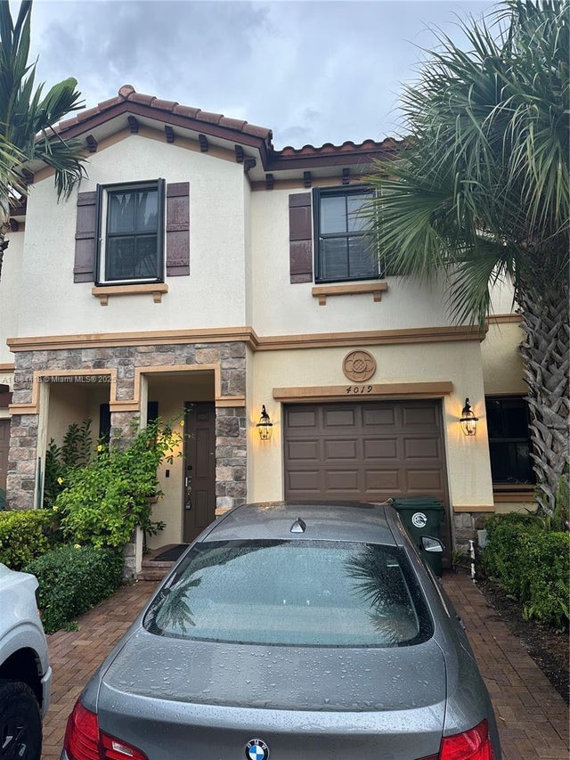 1 of 2 - 4019 Allerdale Pl, Coconut Creek, FL