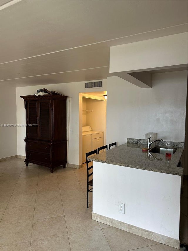 1 of 20 - 805 Meadows Cir 805, Boynton Beach, FL