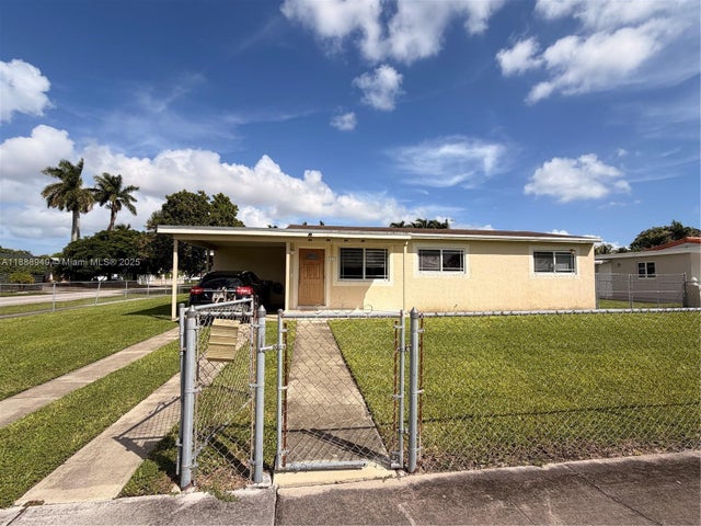 1 of 21 - 7875 Sw 33rd Ter, Miami, FL