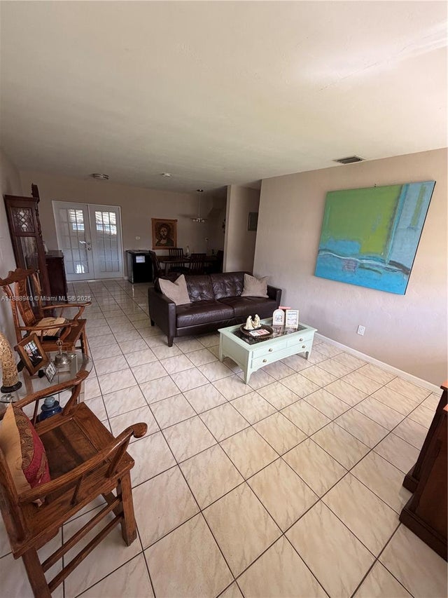 4 of 21 - 7875 Sw 33rd Ter, Miami, FL