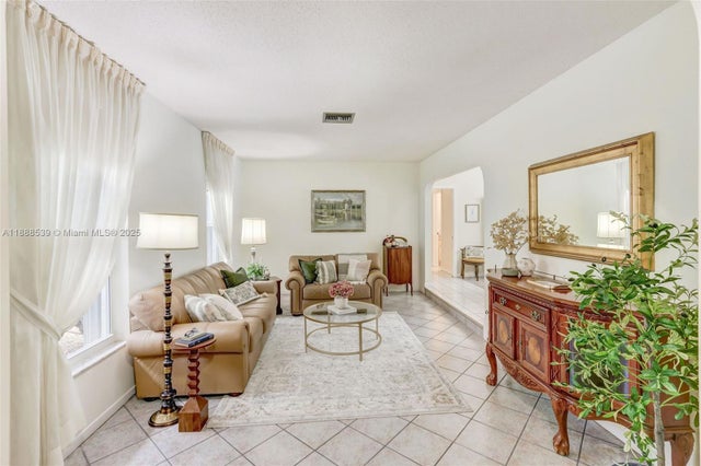 4 of 32 - 9700 Sw 146th St, Miami, FL