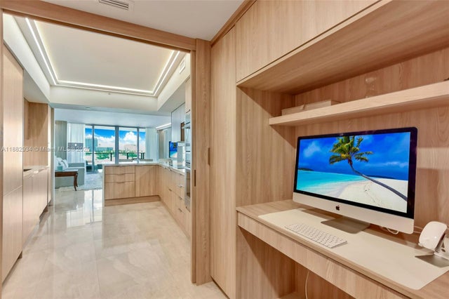 5 of 44 - 1455 Ocean Dr 811, Miami Beach, FL