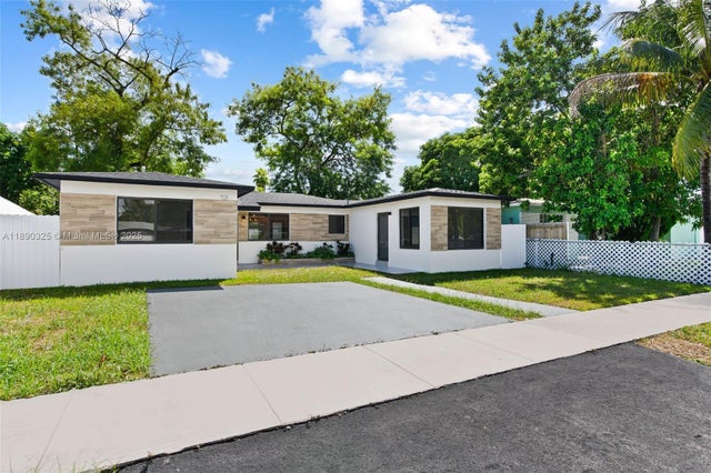 2 of 17 - 721 Sw 5th Ct, Hallandale Beach, FL