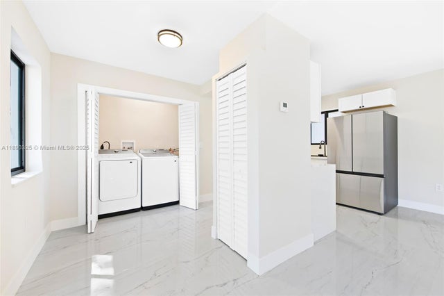 5 of 17 - 721 Sw 5th Ct, Hallandale Beach, FL