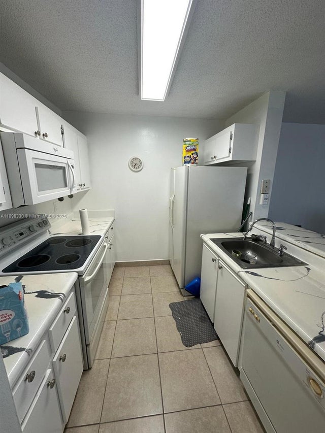 3 of 4 - 1527 W Meadows Cir W 1527, Boynton Beach, FL