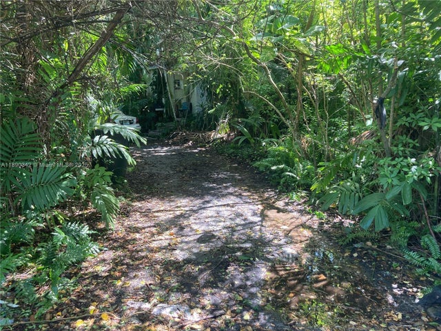 3 of 4 - 6600 Sw 64th Ct, South Miami, FL