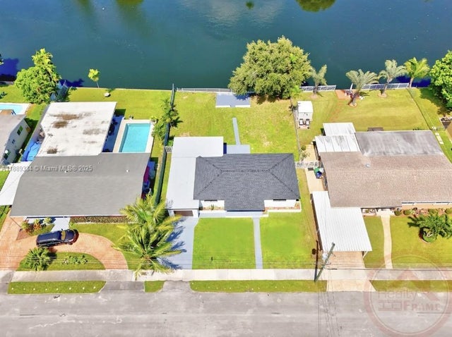 4 of 32 - 1061 Nw 87th St, Miami, FL
