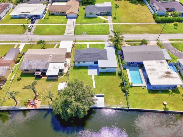 5 of 32 - 1061 Nw 87th St, Miami, FL