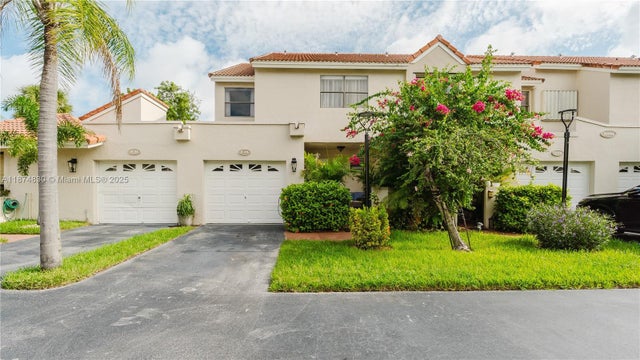 21195 Helmsman Dr F12, Aventura