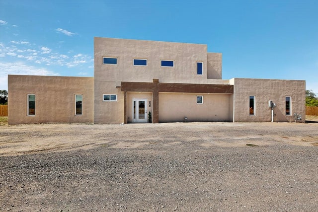 2822 Camino Mendoza, Santa Fe