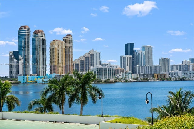 5 of 14 - 3600 Mystic Pointe Dr 614, Aventura, FL