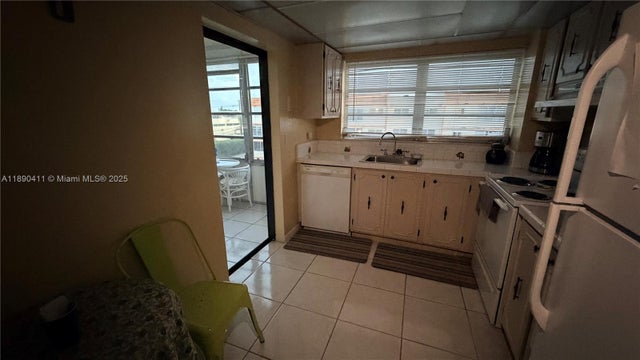 3 of 10 - 2301 Nw 41st Ave 403, Lauderhill, FL