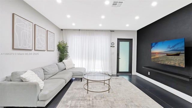 5 of 41 - 603 N 32nd Ave, Hollywood, FL