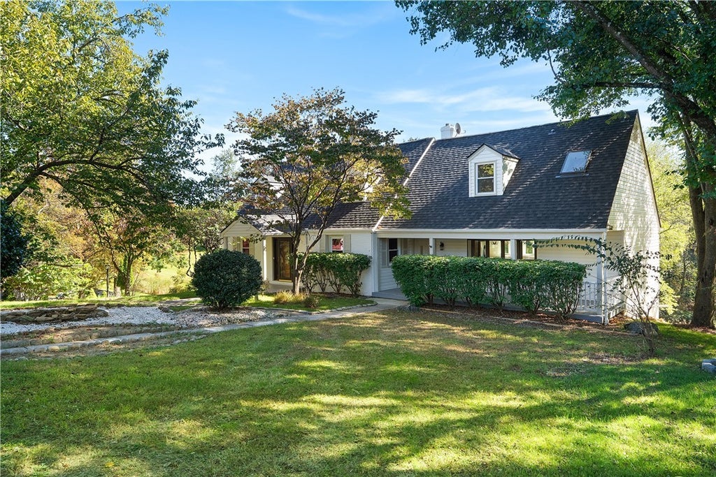 115 Elm Lane, Moon/Crescent