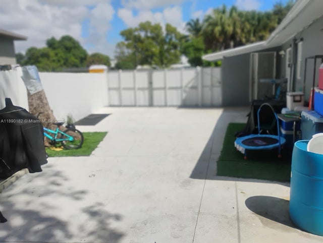 5 of 7 - 1712 Nw 15th Ter, Fort Lauderdale, FL