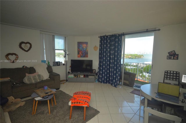 5 of 21 - 6900 Bay Dr 9d, Miami Beach, FL
