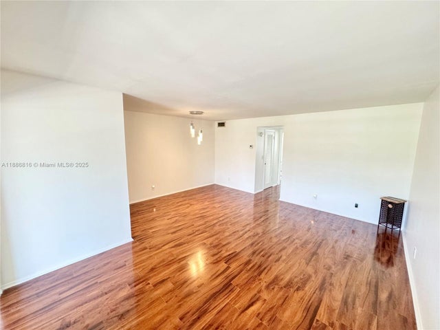 300 Layne Blvd 313, Hallandale Beach